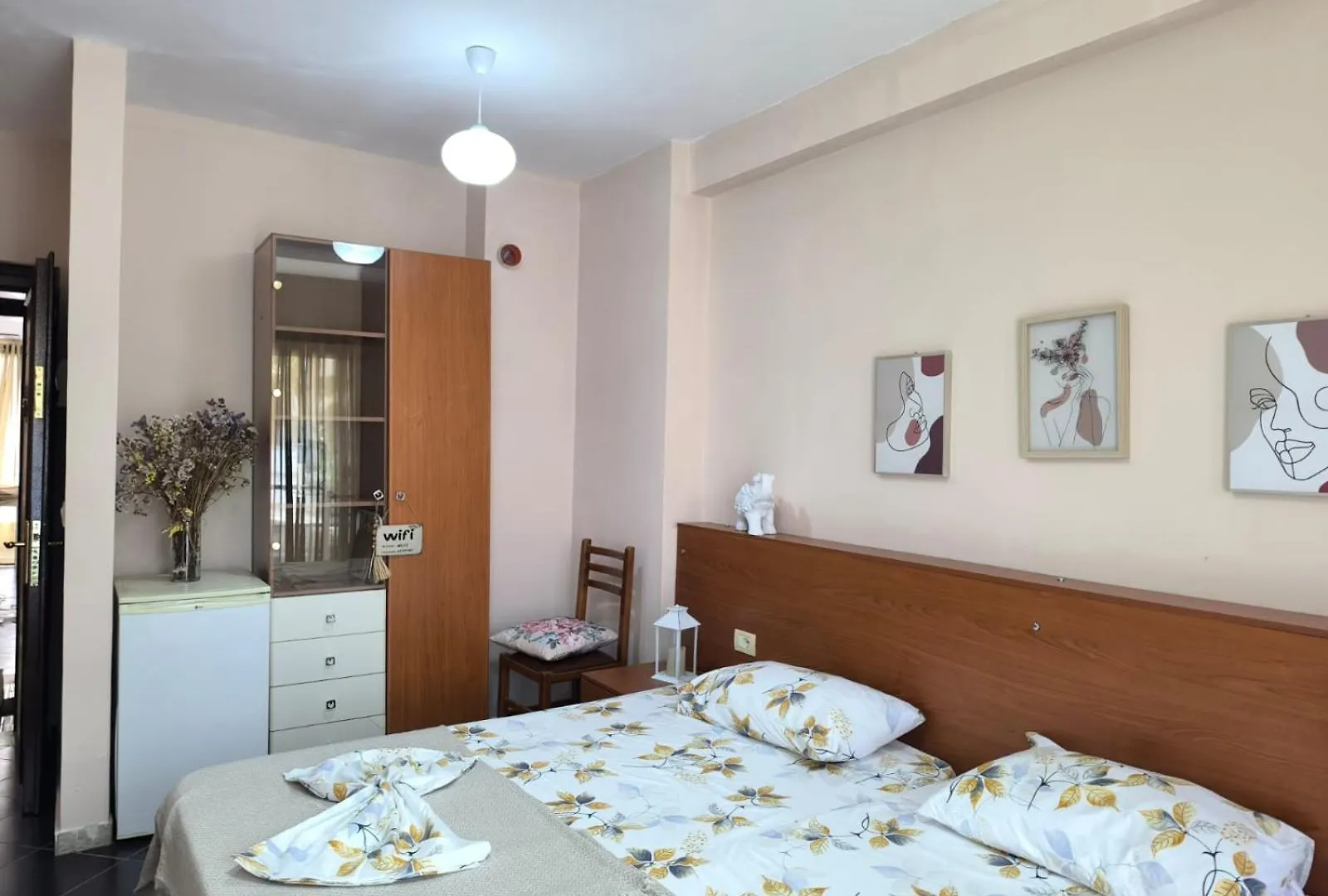 Sofia Rooms 2 Durres Albania